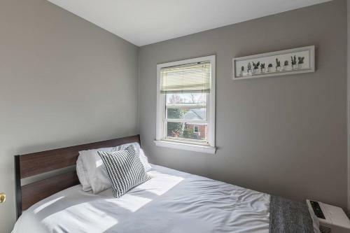 Gorgeous House With Pool Table 1 Block To Metro