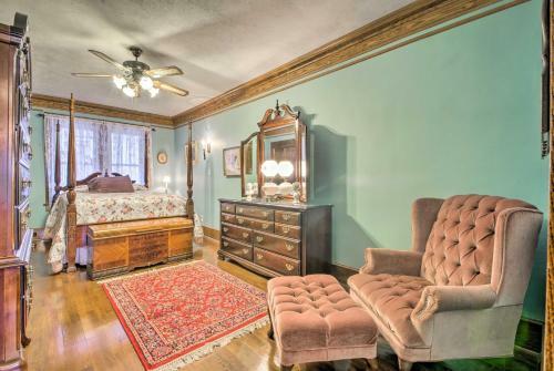 Damascus Home With Fire Pit And Views, Walk To Shops!