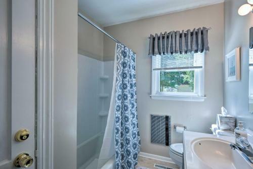 Cozy Colonial Beach House, 2 Blocks To Beach!
