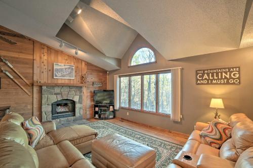Slopeside Retreat In Massanutten With Hot Tub And Deck!