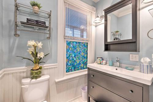 Chic Richmond Apartment With Deck And Patio!