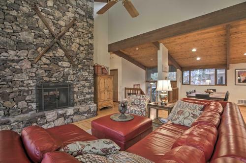 Spacious Wintergreen Home - Half Mile To Slopes!