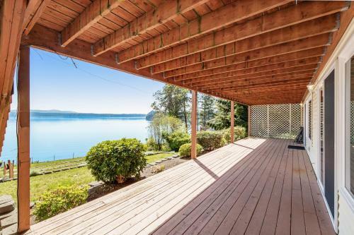 Hook & Cook Beach House