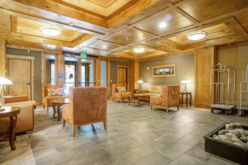 Trail Head Lodge # 302