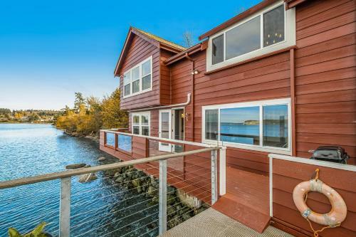 Heron House On The Cove