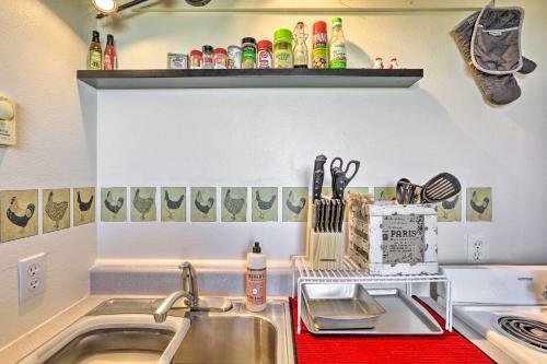 Friday Harbor Apartment With Deck - 4 Mi To Downtown