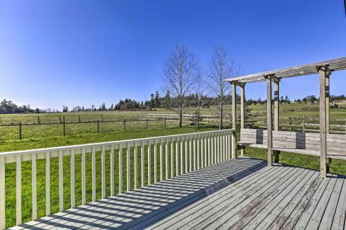 Friday Harbor Apartment With Deck - 4 Mi To Downtown