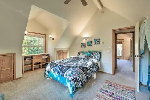 New! Riverfront Cabin Near Hiking And Stevens Pass