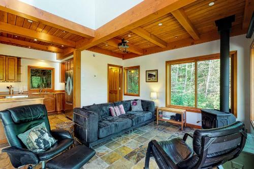 Woodland Hideaway In The Hills