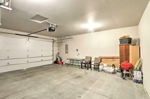 Modern Kennewick Home Near Golfing And Wineries