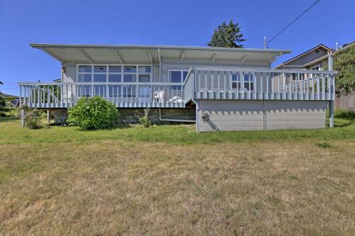Puget Sound Home With Private Beach Access And Deck