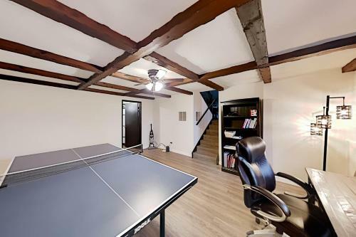Modern Upgraded Getaway - Office & Game Room Home