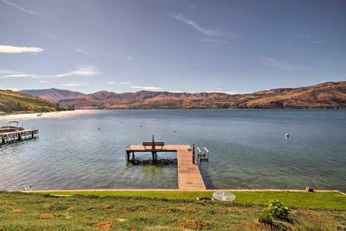 Waterfront Manson Cabin On Lake Chelan With Deck!