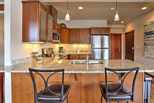 Apartamento Alluring Manson Lakeside Condo With Infinity Pool!