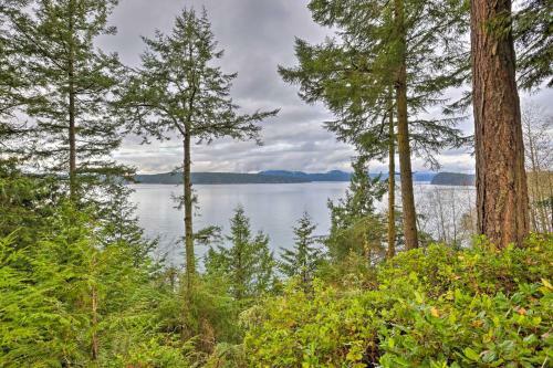 Lopez Island Hideaway With Coastal Views And Deck