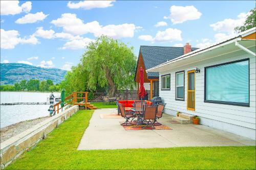 Lake Level Cottages