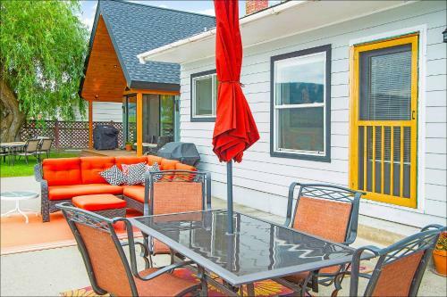 Lake Level Chalet