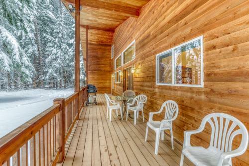 Elk Tracks Lodge