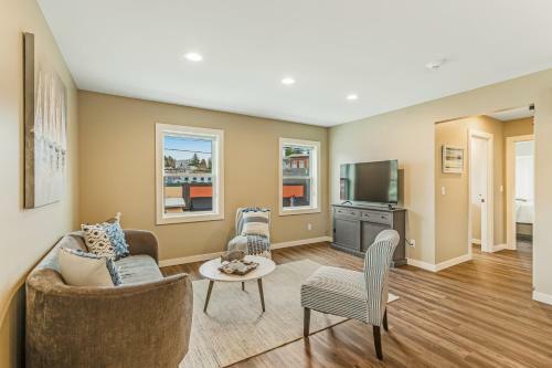 Liberty Bay Loft & Front Street Suite