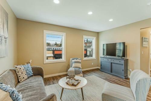Front Street Suite