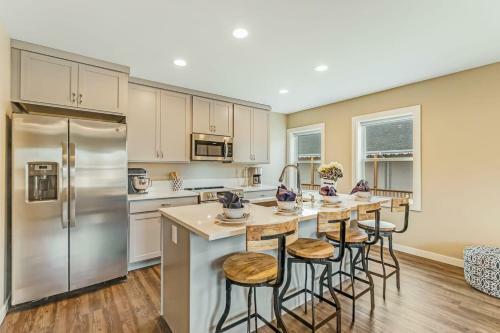 Front Street Suite