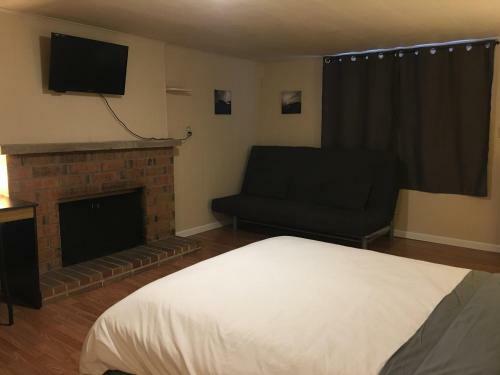 Hostal Brighton Guesthouse (Walk To Metro)