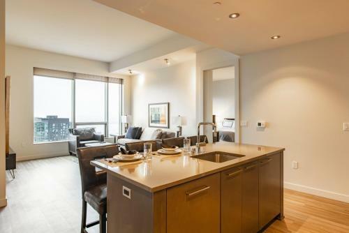 Downtown Seattle Convention Center Apartments