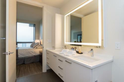 Downtown Seattle Convention Center Apartments