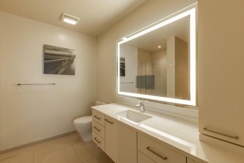 Downtown Seattle Convention Center Apartments