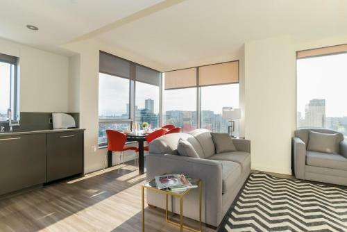 Pike And Pine Apartments
