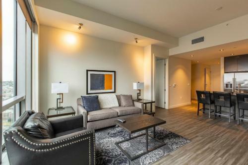 Pike And Pine Apartments
