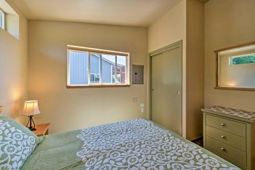 Sequim Cottage With Panoramic Olympic Mtn Views!