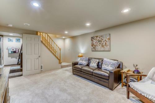 Conifer Estate With Bonus Suite