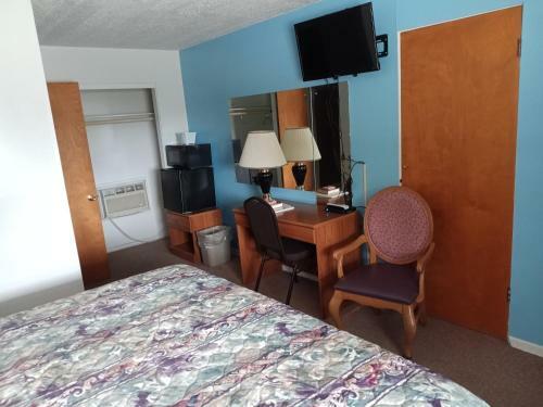 Eight Bar B Motel