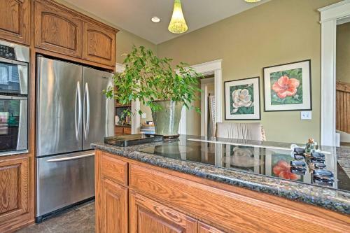 Idyllic Wine Country Bandb With Yard Walk To Town