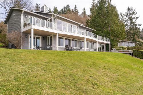 Paradise Cove Abode
