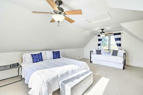Algoma Lake Retreat With Bbq Grill, Yard And Fire Pit!