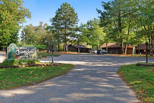 Chanticleer Inn: Hudson House