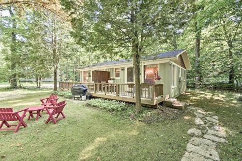 Pine Cottage Duplex With Deck - Walk To State Park