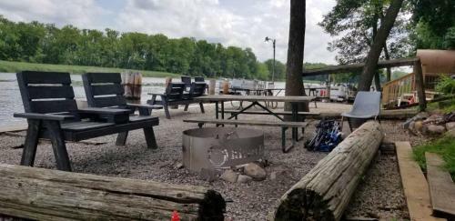 Trout Cabin - Waterfront Resort On Fremont Wolf River