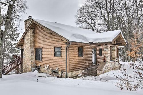 Lakefront Cabin 11 Mi To Downtown Shops And Dining!