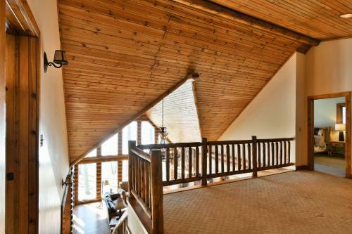 Lumberjack Lodge Home