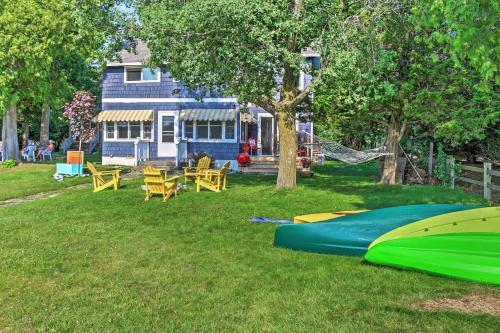 Charming Cottage On Crystal Lake With Private Dock!