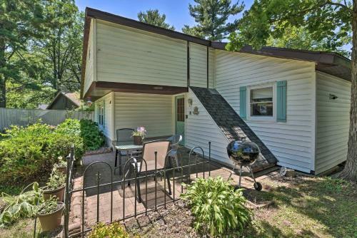 Lakefront Family Retreat With Private Dock!