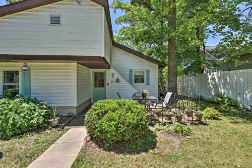 Lakefront Family Retreat With Private Dock!