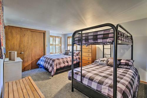 Rhinelander Hideaway With Dock On Velvet Lake!