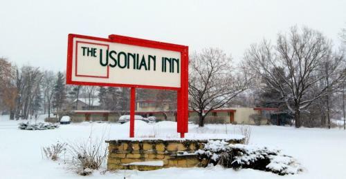 Motel The Usonian Inn Llc