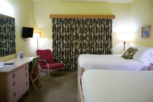Hotel Holiday Music Motel