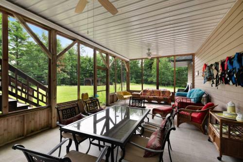 Grand Tomahawk Lodge