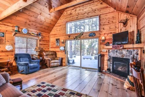 Bear Den Too - Hiller Vacation Homes Cabin